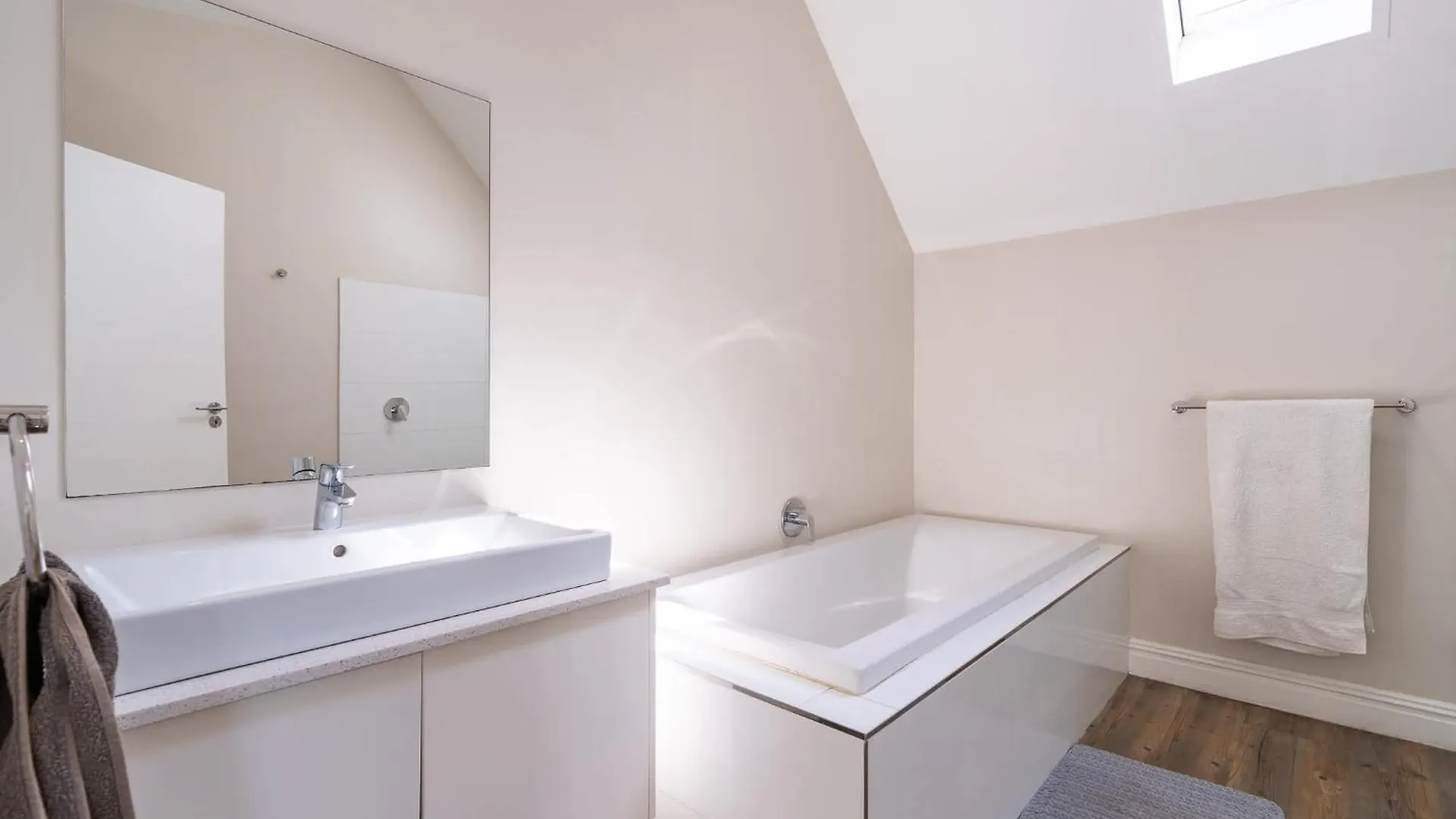 4 Bedroom Haven In Chelsea Village Cape Town